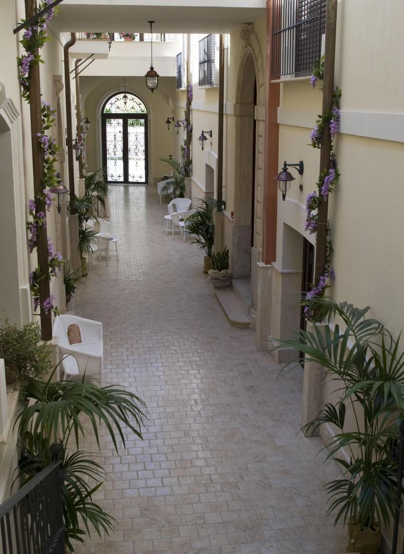 Palazzo Reginella Aparthotel Bovalino Marina Luaran gambar