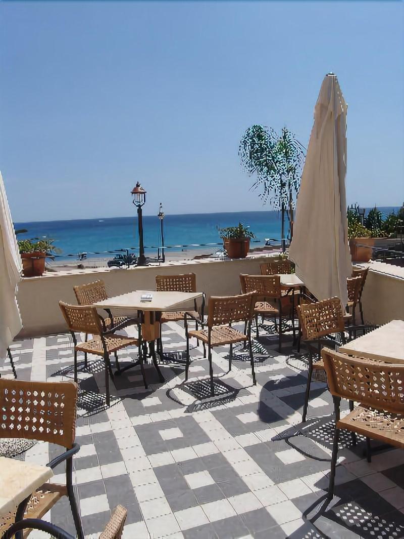 Palazzo Reginella Aparthotel Bovalino Marina Luaran gambar
