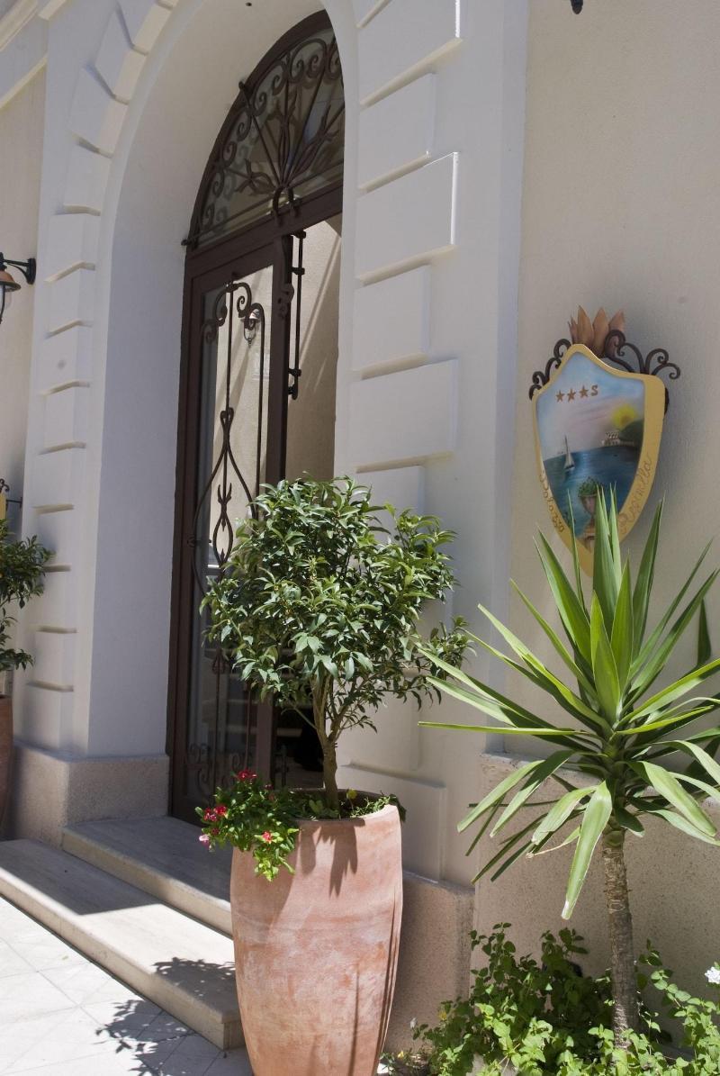 Palazzo Reginella Aparthotel Bovalino Marina Luaran gambar