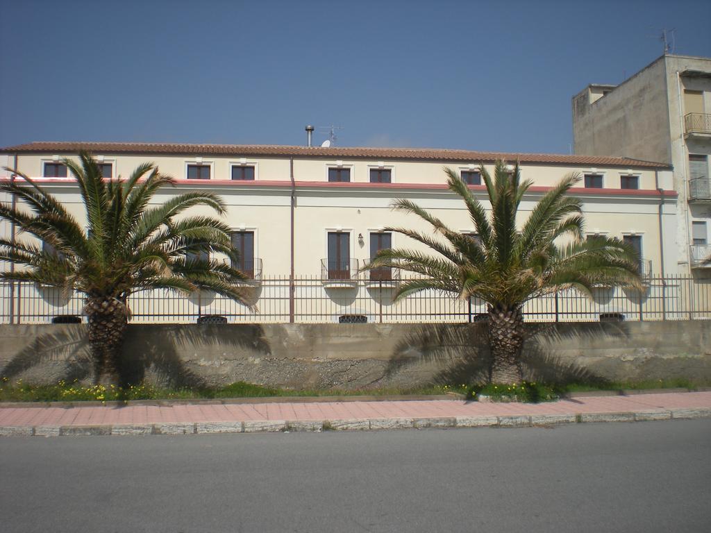 Palazzo Reginella Aparthotel Bovalino Marina Luaran gambar