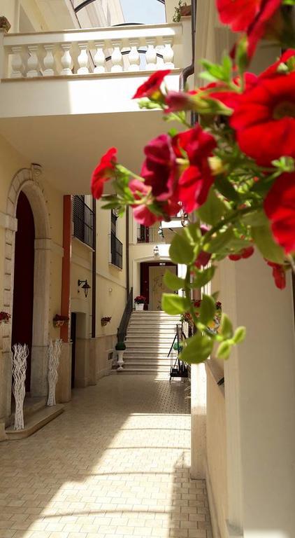 Palazzo Reginella Aparthotel Bovalino Marina Luaran gambar